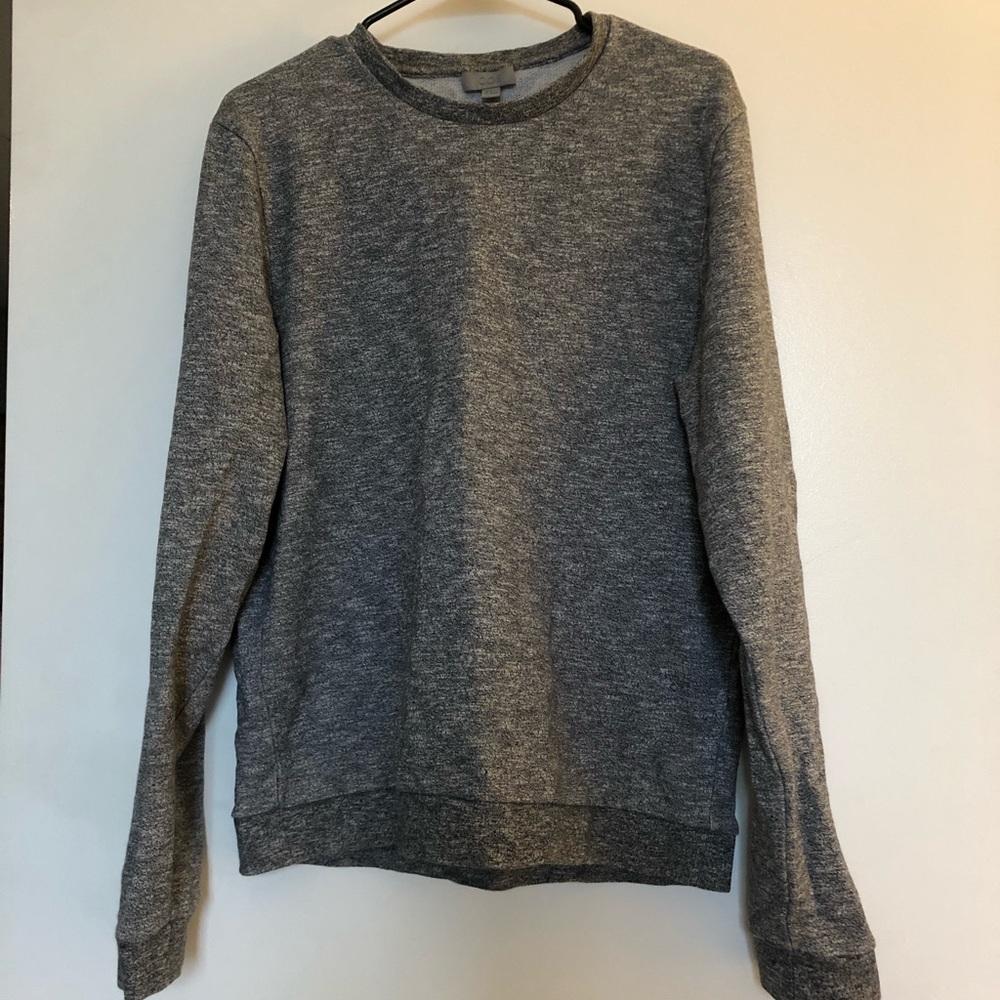 Men’s gray sweater
